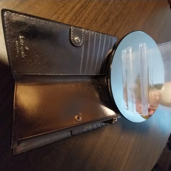 Kate Spade Wallet - Picture 7 of 7
